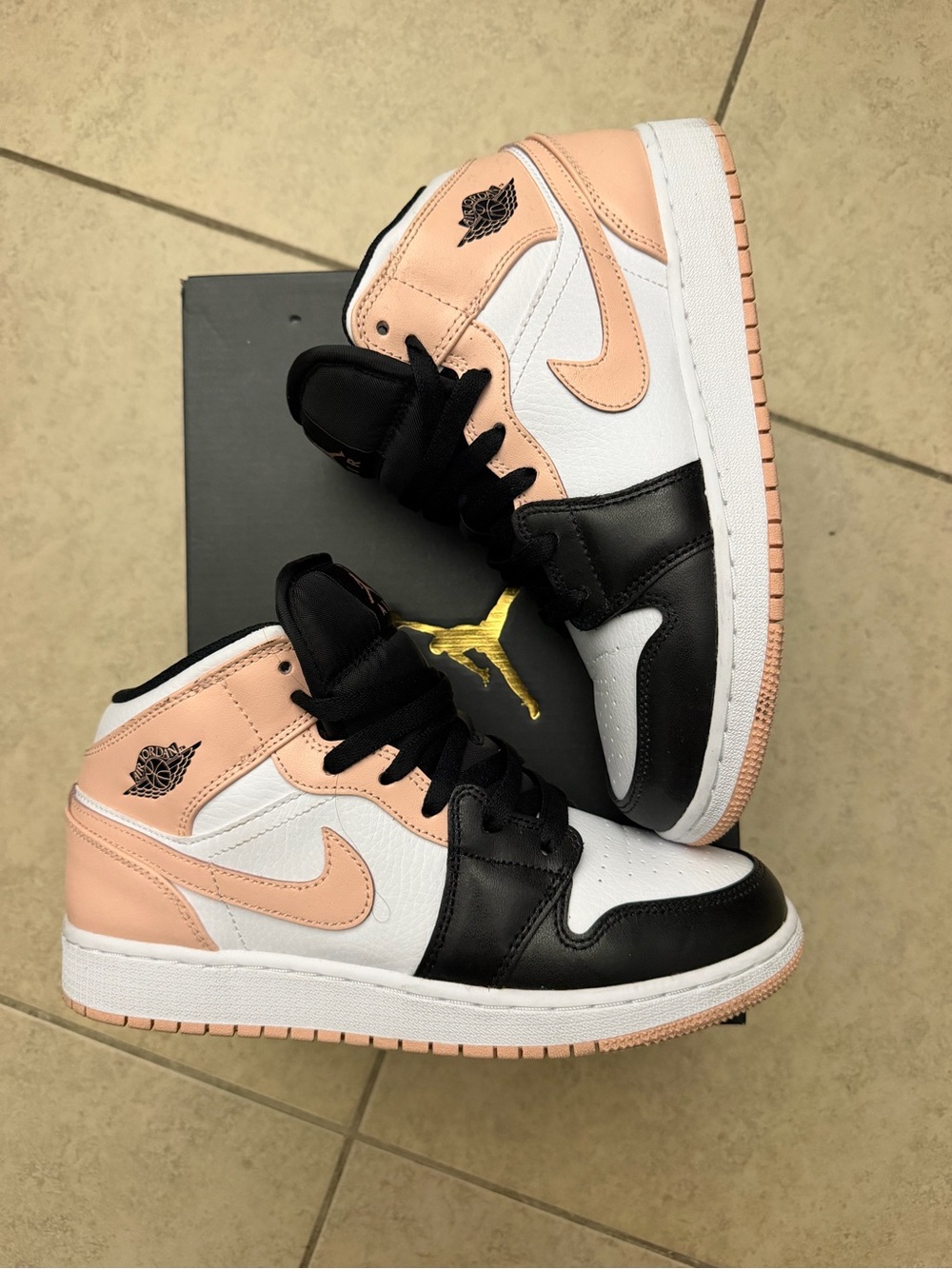 Jordan Low-Top Sneakers in Pink, Black and White 6.5Y
